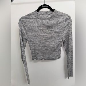 Long sleeve crop top